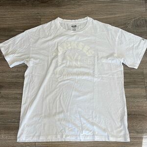 Women’s oversized tonal New York Yankees Tee Shirt